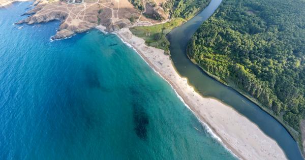 Жители и туристи огранизираха протест днес в Синеморец Протестиращите са против проекта