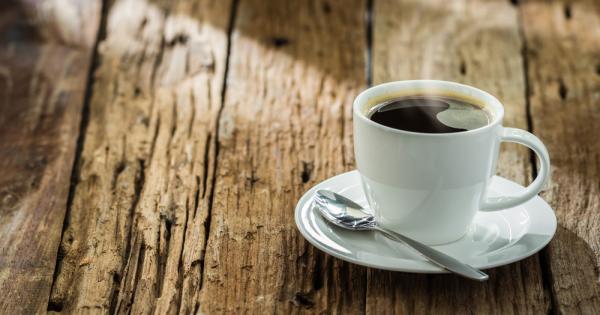 Бистро Философска среща Идва сервитьорката Едно кафе без сметана Сметаната