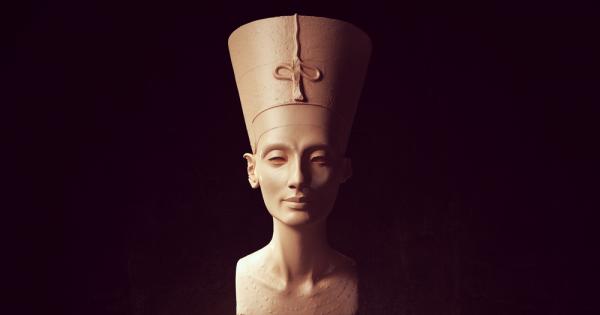 И до ден днешен прелестната Нефертити управлявала Египет преди около