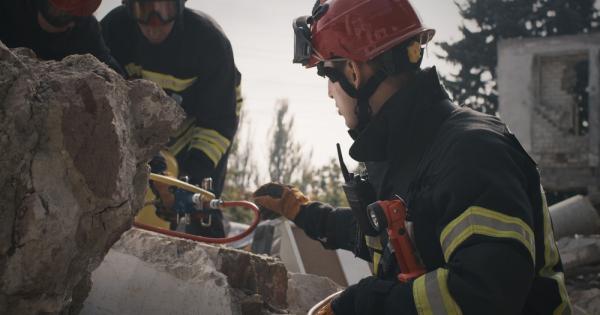 Връзката между природните бедствия климатичните промени човешкото поведение и социалната