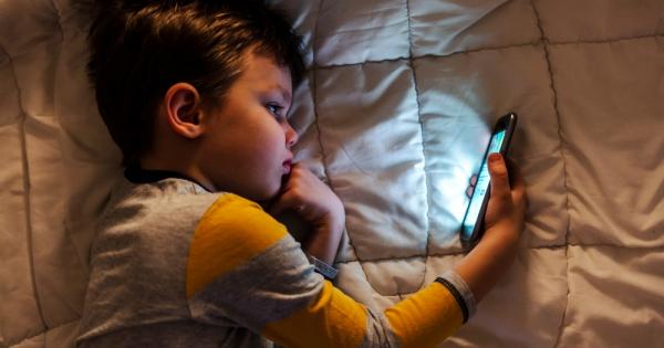 Времето прекарано със смартфон в игра на видеоигри или гледане