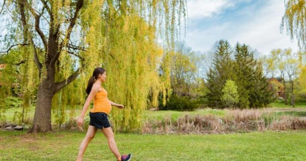 По време на бременността се променя стойката на бременната което