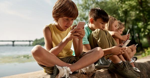 Прекомерното използване на електронни устройства в ранно детство може да