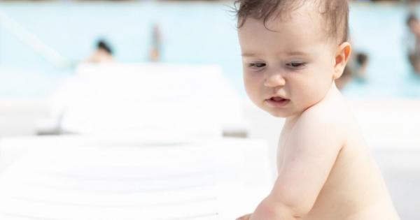 Винаги съм оставяла дъщеричката си гола на плажа като малка