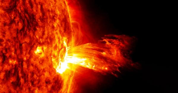 Учени регистрираха пет силни изригвания на Слънцето в нощта на