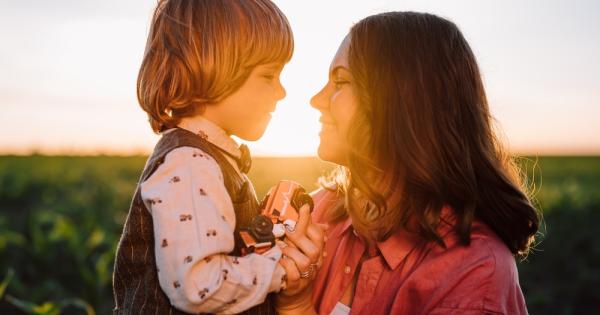 Връзката майка дете е наистина свещена но когато тя стане твърде