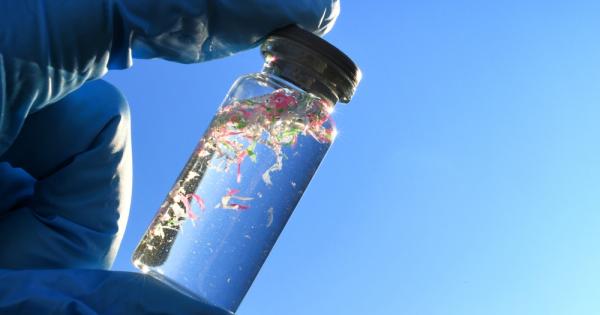 Микропластмасови и нанопластмасови частици се натрупват в човешките тъкани с