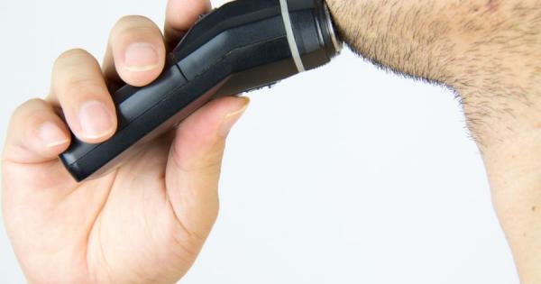 Първата практична електрическа самобръсначка която превъзхожда многократно своите предшественици излиза