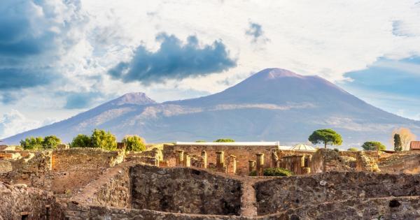 Учени които изследват останките на млад мъж починал в леглото