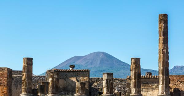 През 79 г сл Хр древният град Помпей е бил