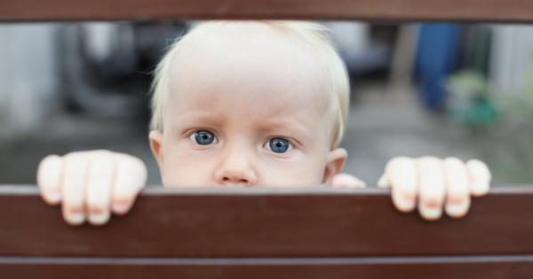 Близо половината от децата са изоставени още в родилния дом