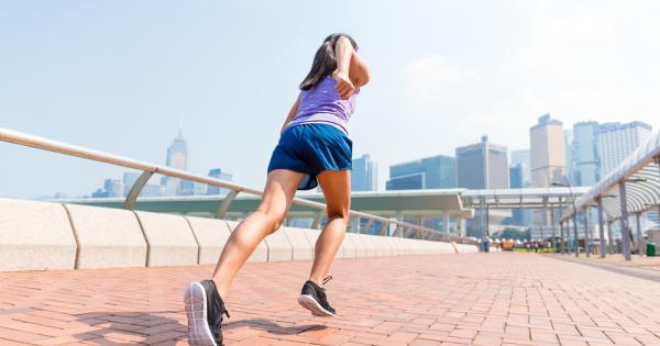 Мнозина предпочитат да слушат музика докато тренират защото така