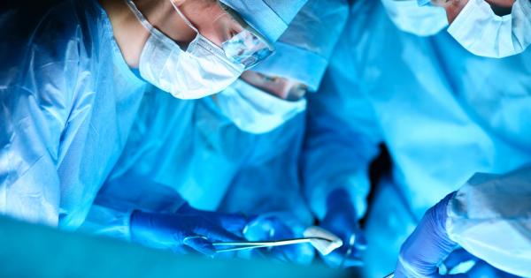 В Индия се роди бебе с четири ръце и четири