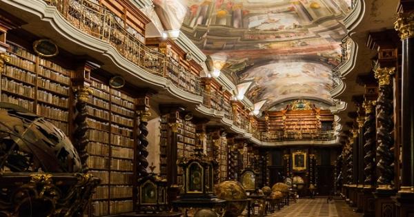 Националната библиотека на Чехия се намира в приказно красивия комплекс