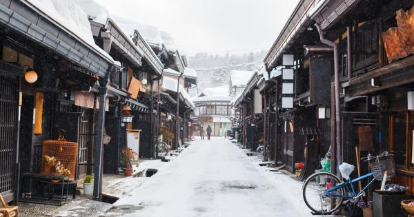 Слънцето и вятърът са двата природни феномена които най често се