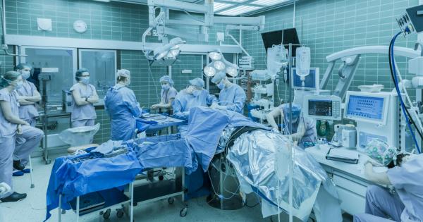 Представяме ви едно невероятно видео на жена която свири на цигулка