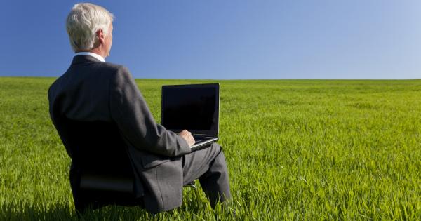 Монотонната работа пред компютър всеки ден уморява Множество фактори влияят