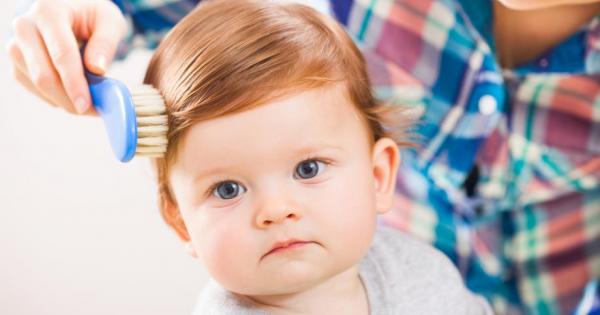 Бебето постепенно губи косата И много родители изпадат в паника