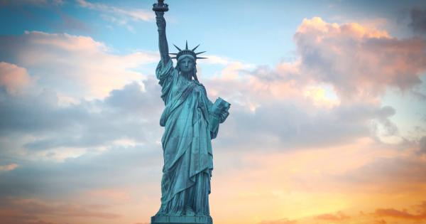 Въпреки общоприетото схващане английският език не е официалният език на