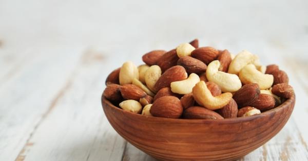 Испански учени установиха че порция ядки дневно може да намали
