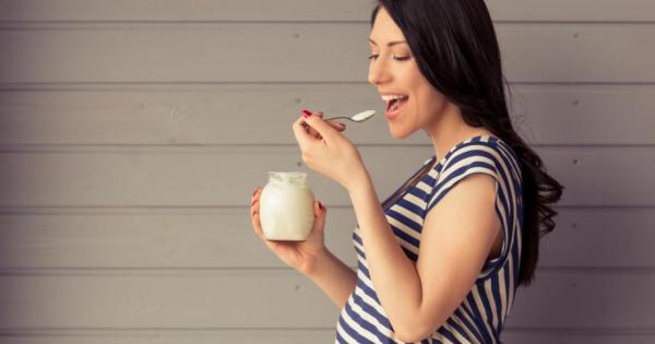 Киселото мляко по време на бременност е категорично здравословна храна