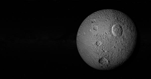 Сатурновата луна Мимас оприличавана на Звездата на смъртта от Междузвездни