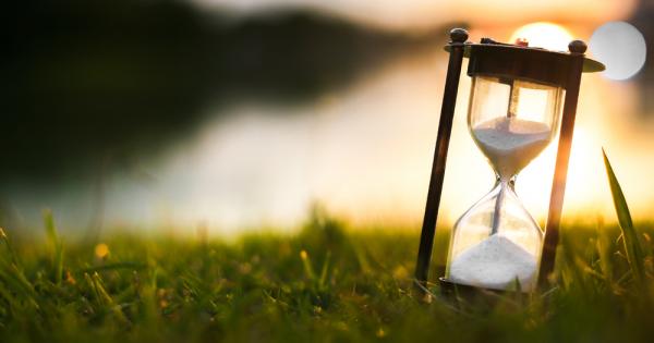 Наскоро препрочетох романа на Нарине Абгарян Три ябълки паднаха от