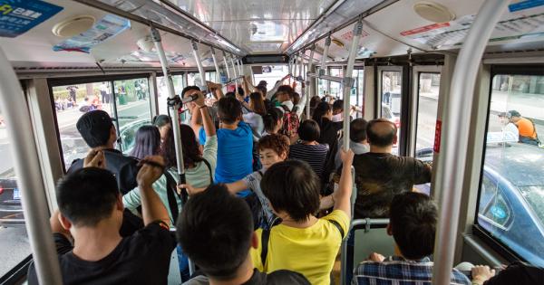 Хората които редовно пътуват на повече от 25 километра от