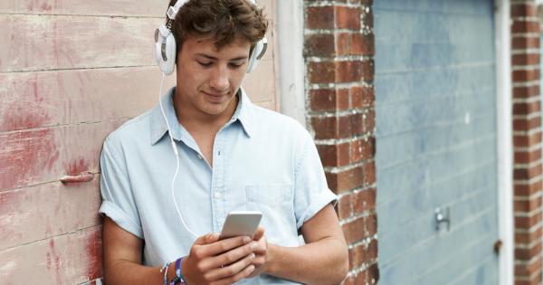 Умереното използване на мобилен телефон в продължение на няколко часа