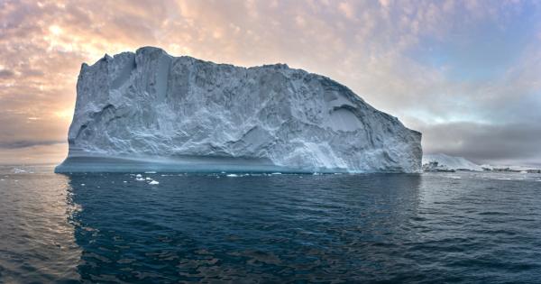 Най северният остров на света се оказа айсберг покрит с чакъл