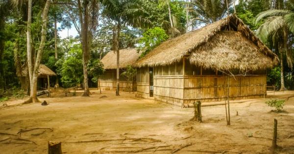 Имало едно време далеч далеч на изток или може би