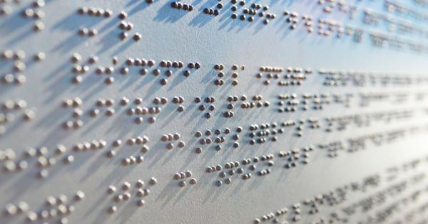 Днес брайловата азбука е общоприета тактилна система за писане и четене използвана