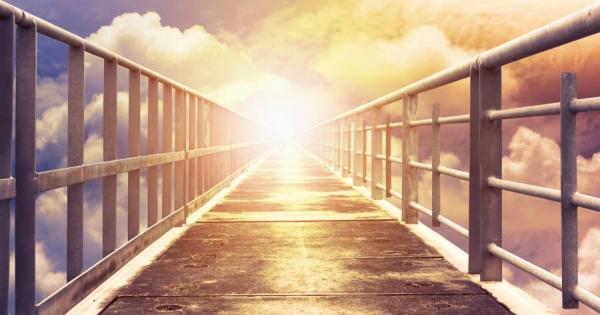 Един човек починал и понеже бил праведен отишъл в Рая Там