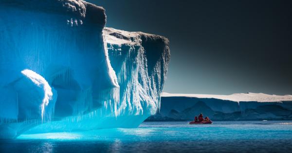 Леденият шелф на антарктически ледник който възпира разпадането му на