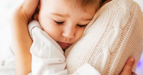 Важността на физическия контакт в отношенията между родители и деца