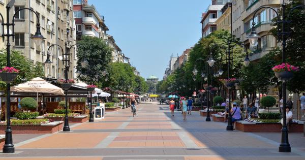 Провокирани от хубавото време много хора в София вчера и