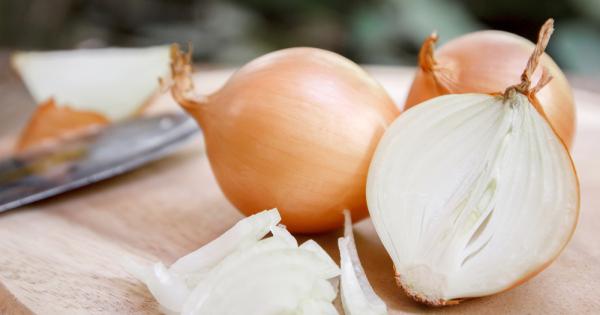 Консумацията на лук може да помогне за поддържането на костите