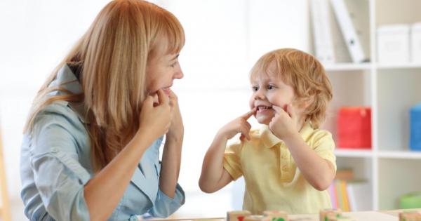 След като навърши годинка детето започва да опитва да общува