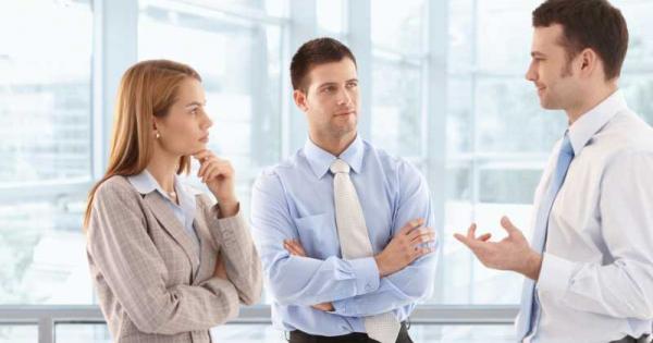 Странно или не повечето от нас се справят по добре с