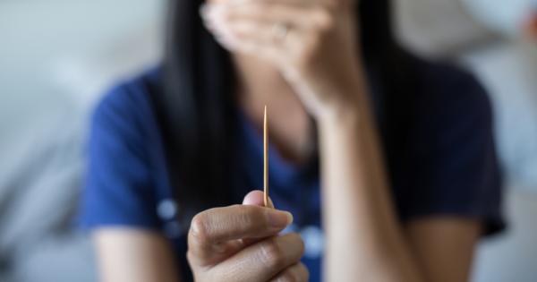 5 Използване на клечки за зъби
Въпреки че в много ресторанти