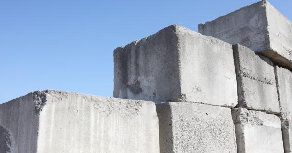 Здрав устойчив на времето достъпен и сравнително евтин бетонът остава