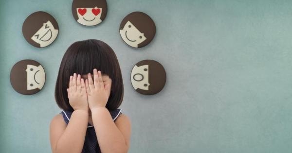 Хлапето се е тръшнало на пода и крещи Не не