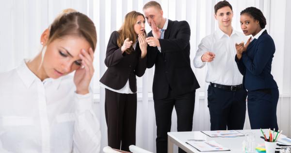 Обвързвайки себестойността си с чуждото не одобрение получаваме безкрайно грешна представа