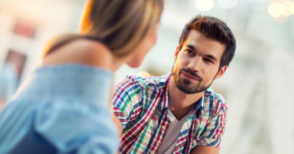 Жените намират мрачните и надути мъже за по привлекателни от веселяците