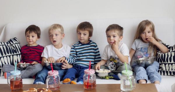 Гледането на телевизия и игрите на компютъра не са толкова опасни за детското здраве каквото