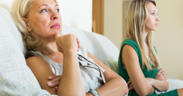 Връзката между майка и дъщеря основана на взаимна неразривна и