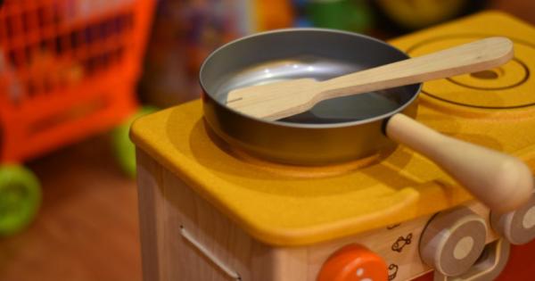 1 Направете мини дискотека с любими детски песни 2 Гледайте много