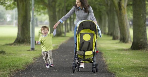 Жълти есенни листа дълги разходки и уютни вечери – есента