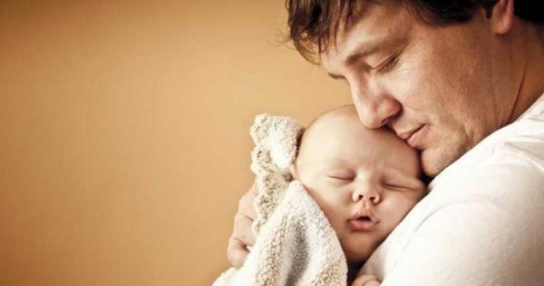 От следородилна депресия страдат не само младите майки но и