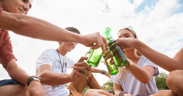 Запоите с алкохол в младежки години могат да нанесат дълготрайни